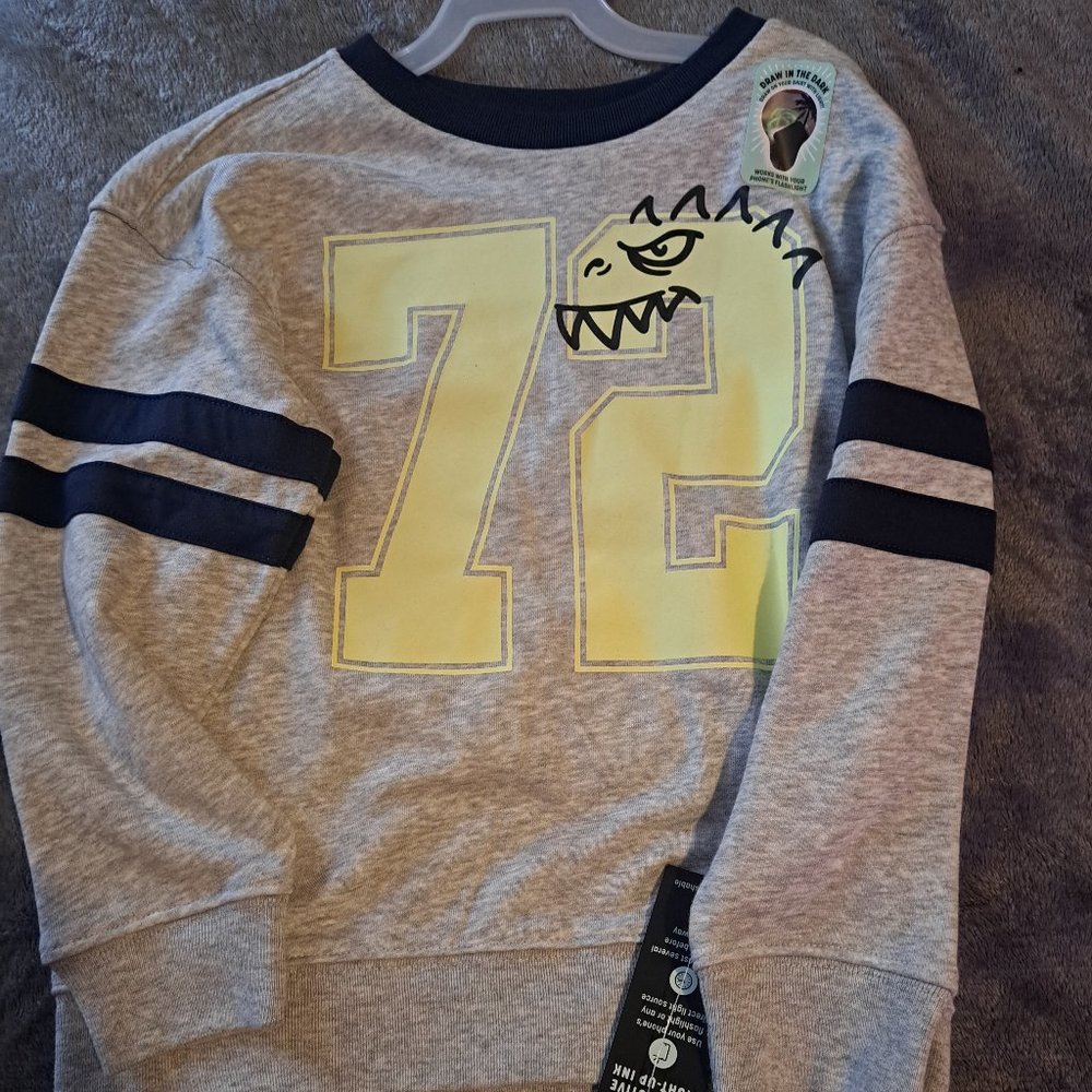 Sweatshirt
